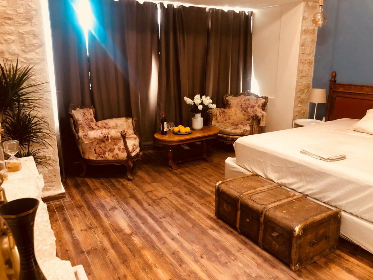 Karavella Vintage Apartment Paphos ภายนอก รูปภาพ
