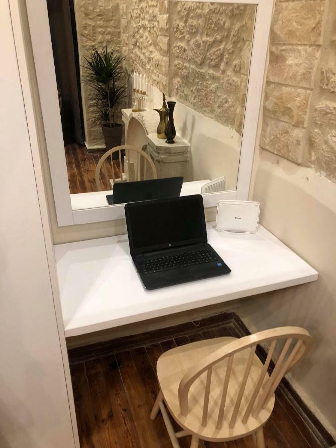 Karavella Vintage Apartment Paphos ภายนอก รูปภาพ